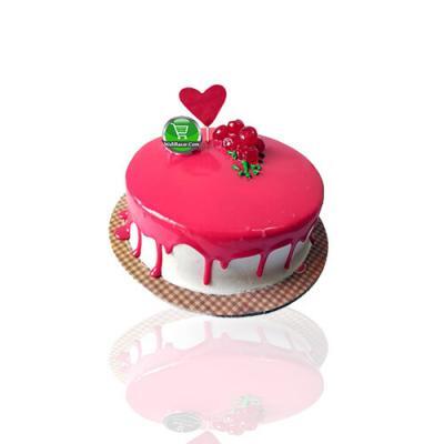 Classic Vanilla Strawberry Valentine Cake
